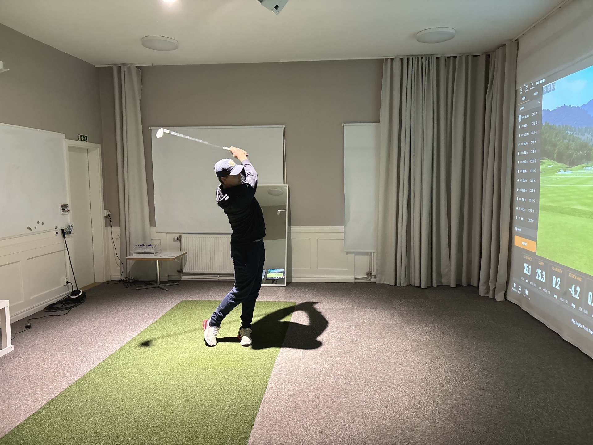 Golfskräddarna erbjuder golfutrustning, företagslösningar och logobollar för företag.